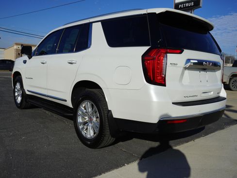 Used 2021 GMC Yukon SLT w/ Rear Media and Nav Package image 3