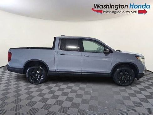 New 2026 Honda Ridgeline Black Edition image 8