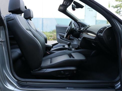 Used 2011 BMW 135i Convertible image 19