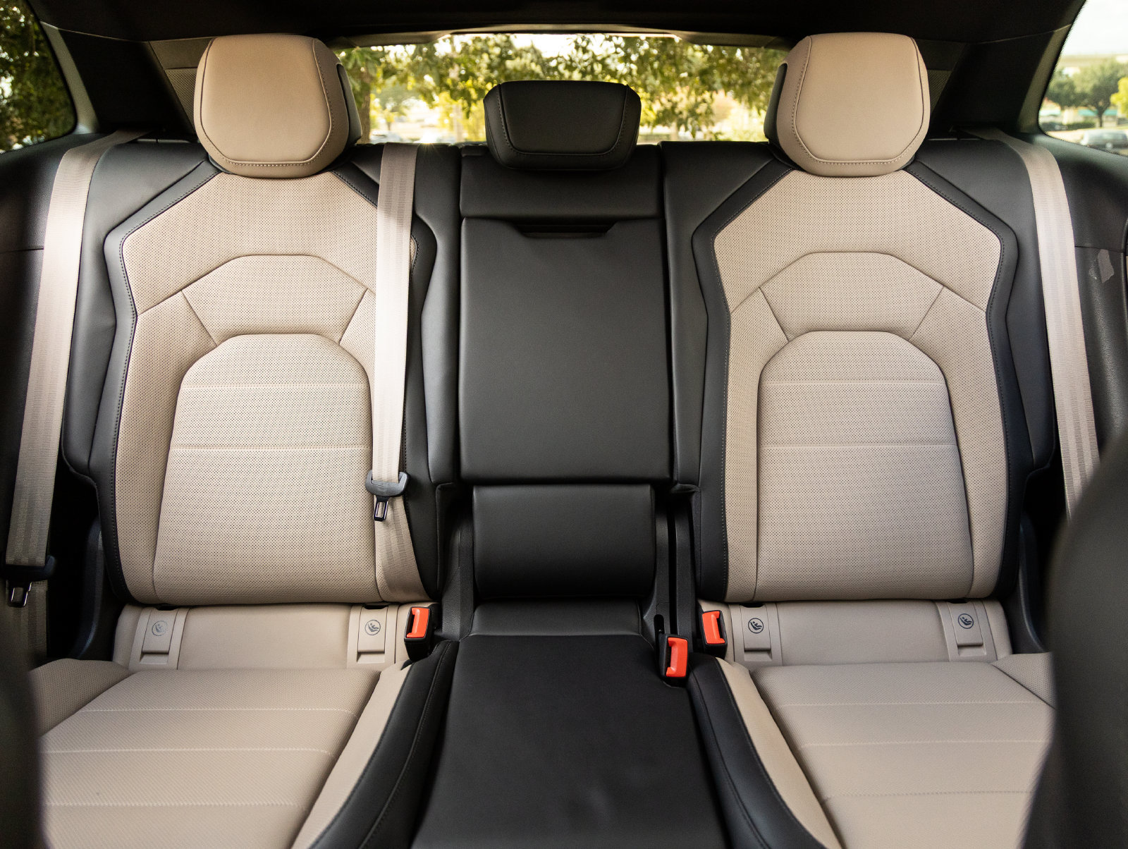Certified 2026 Porsche Cayenne Electric AWD/4WD image 31