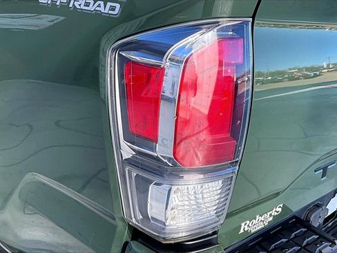 Certified 2021 Toyota Tacoma TRD Off-Road image 20