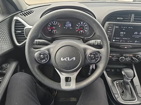 Used 2022 Kia Soul LX w/ Technology Package FWD image 16