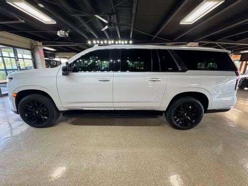 Used 2021 Cadillac Escalade ESV Luxury RWD image 4