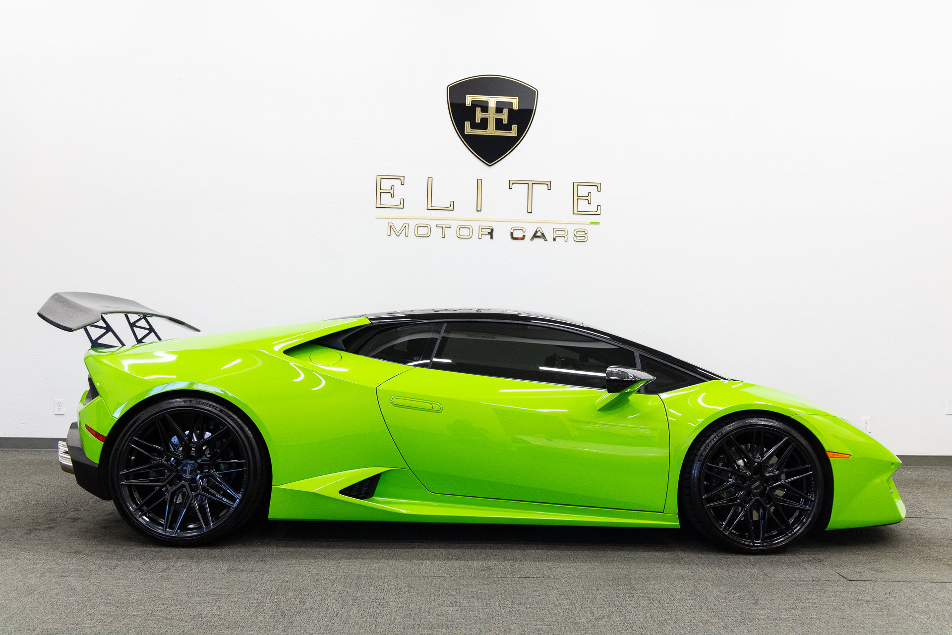 Used 2018 Lamborghini Huracan LP 580-2 RWD image 8