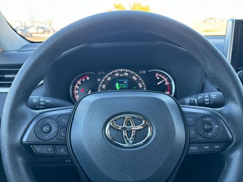 Used 2025 Toyota RAV4 XLE image 29