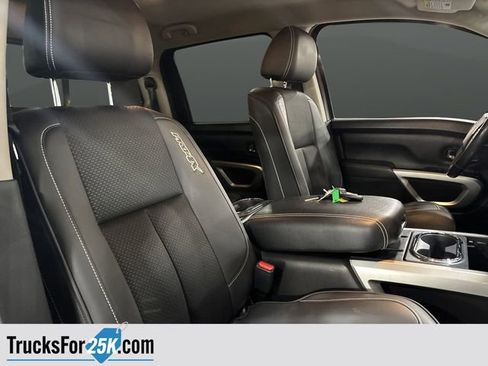 Used 2018 Nissan Titan PRO-4X image 32