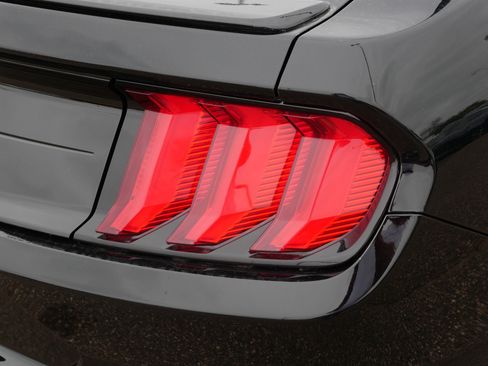 Used 2022 Ford Mustang GT Premium RWD image 17