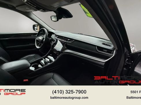 Used 2022 Jeep Grand Cherokee L Limited AWD/4WD image 11