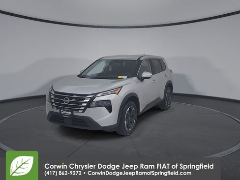 Used 2025 Nissan Rogue SV image 6