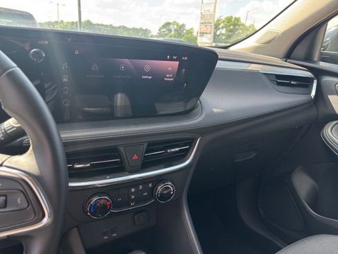 Used 2025 Buick Encore GX Preferred FWD image 20