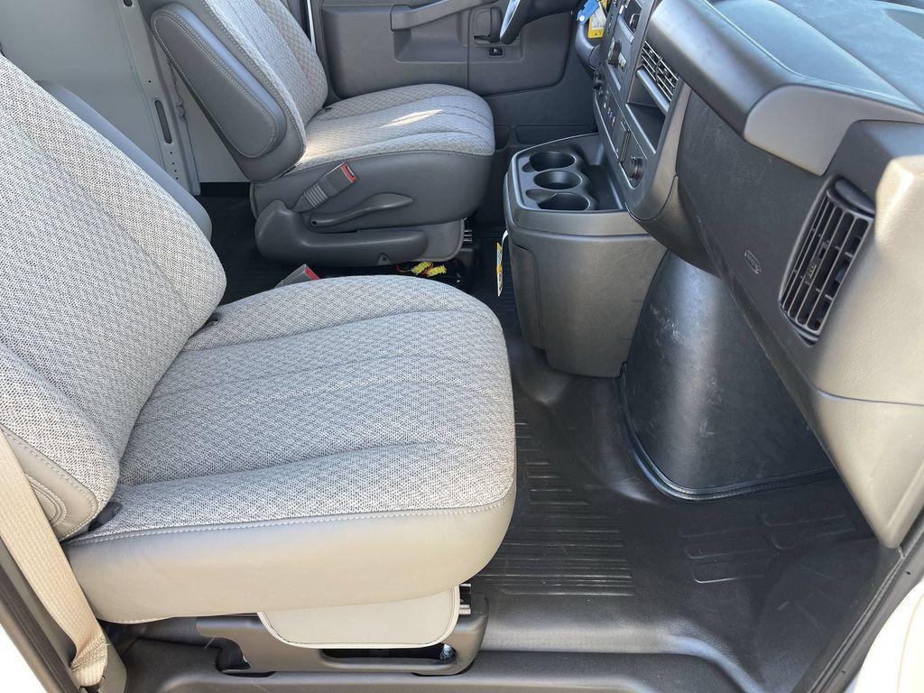 New 2025 GMC Savana 2500 Extended w/ Driver Convenience Package RWD image 27