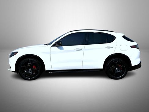 Used 2024 Alfa Romeo Stelvio Veloce AWD/4WD image 8
