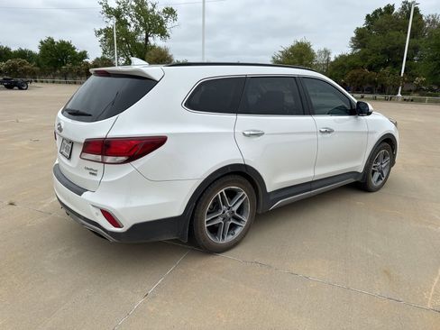 Used 2017 Hyundai Santa Fe Limited image 6