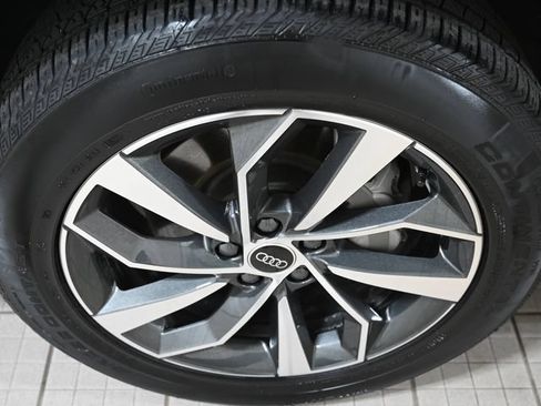Used 2023 Audi Q5 2.0T Premium Plus w/ Premium Plus Package AWD/4WD image 19