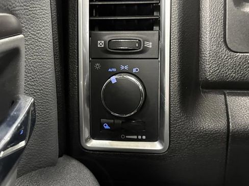 Used 2022 RAM 1500 Classic SLT image 23