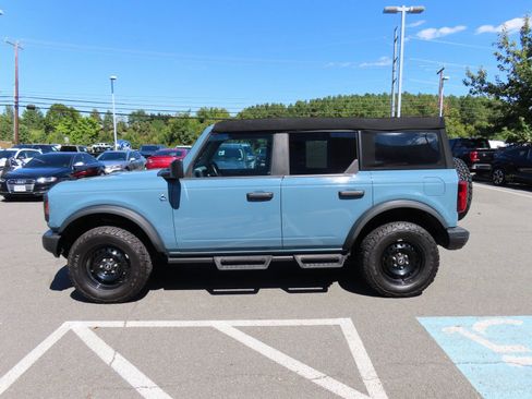 Used 2023 Ford Bronco Black Diamond image 9