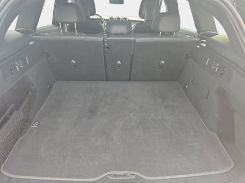 Used 2025 Mercedes-Benz GLC 300 4MATIC image 12