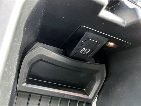 Used 2023 BMW X4 xDrive30i w/ Convenience Package image 32