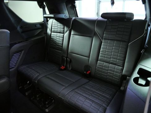 Used 2021 Cadillac Escalade Sport Platinum w/ LPO, ONYX Package AWD/4WD image 16