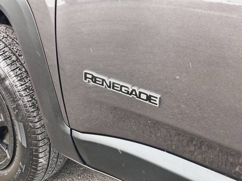 Used 2019 Jeep Renegade Sport image 21