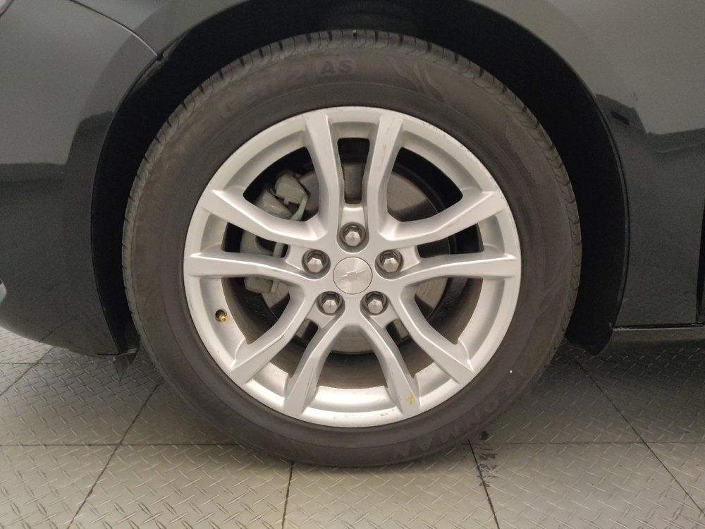 Used 2019 Chevrolet Impala LT FWD image 31