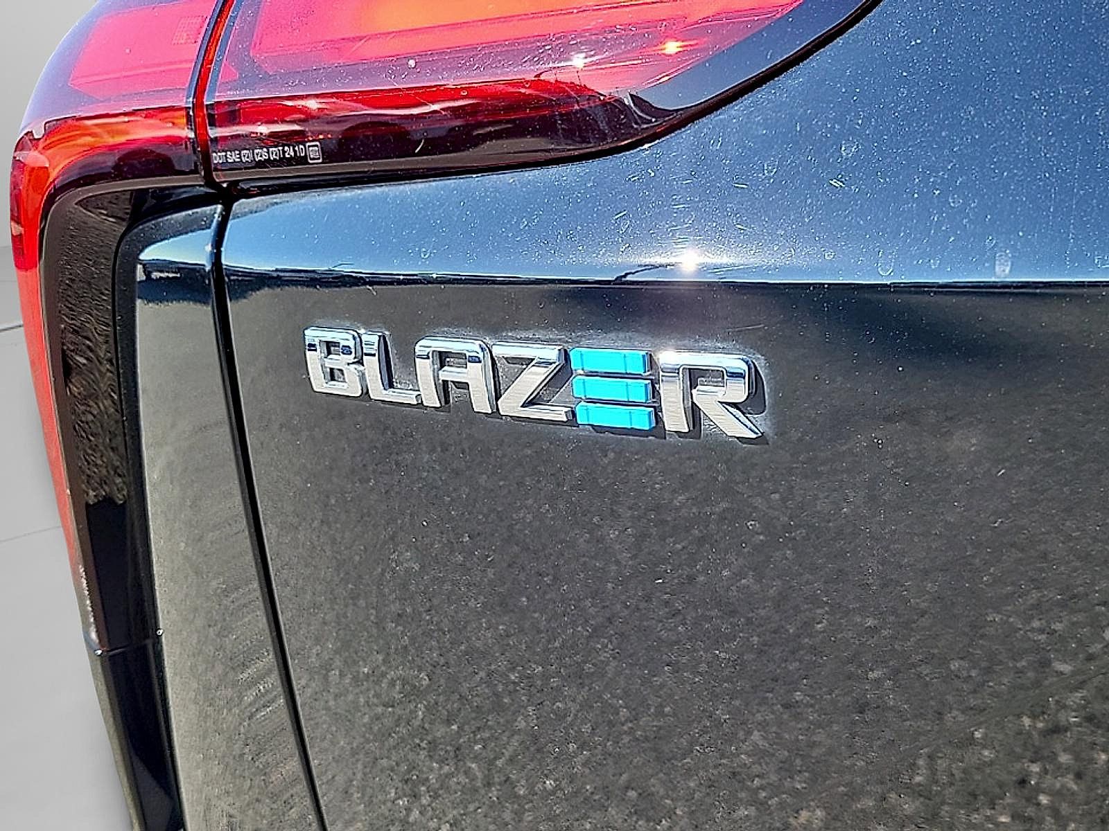 Used 2024 Chevrolet Blazer EV LT AWD/4WD image 29