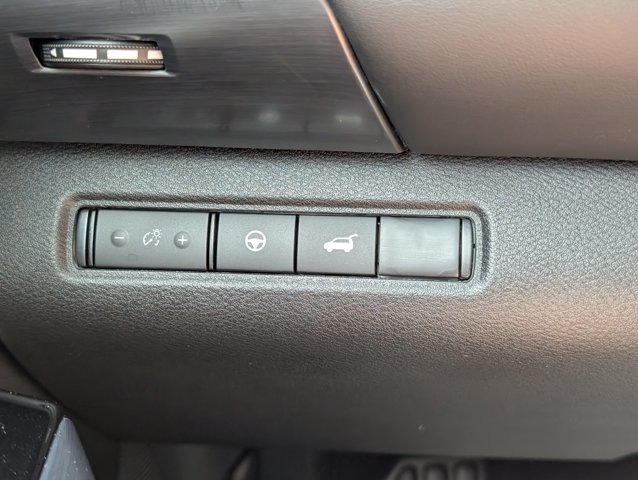 Used 2025 Nissan Pathfinder SL AWD/4WD image 19