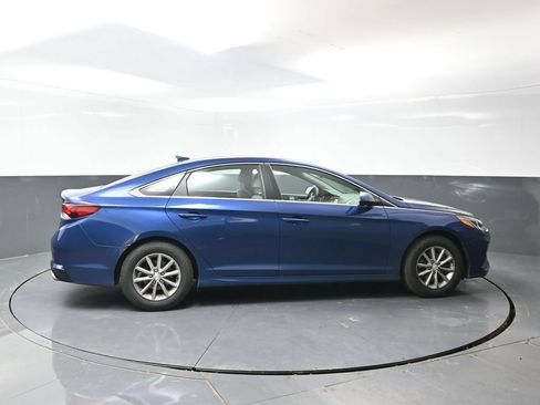 Used 2019 Hyundai Sonata SE FWD image 2
