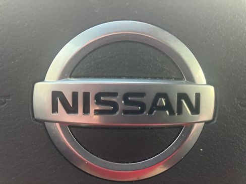 Used 2021 Nissan Rogue SV image 14