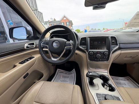 Used 2014 Jeep Grand Cherokee Limited w/ Luxury Group II AWD/4WD image 17