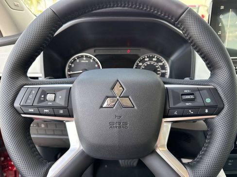 New 2026 Mitsubishi Outlander SE FWD image 28