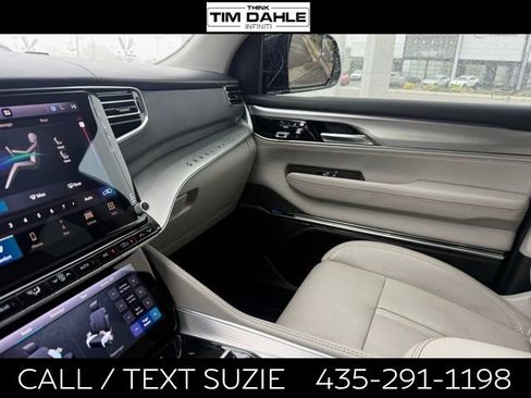 Used 2023 Jeep Grand Wagoneer L 4WD w/ Flexible Seating Group image 11