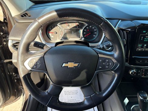 Used 2018 Chevrolet Traverse LT image 11