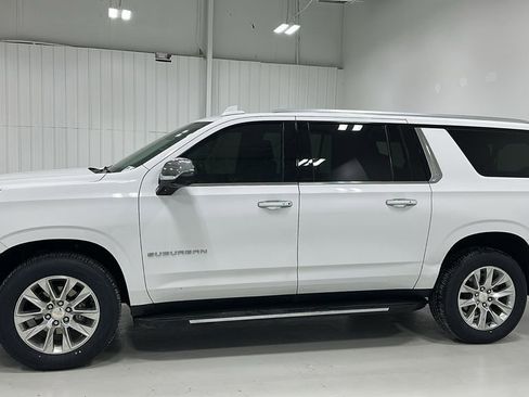 Used 2023 Chevrolet Suburban Premier AWD/4WD image 2