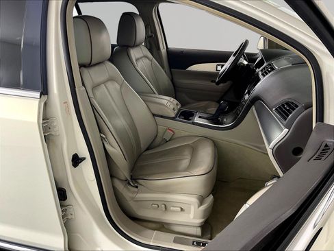 Used 2013 Lincoln MKX FWD image 28