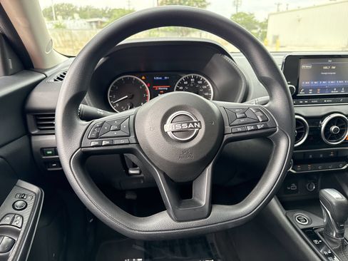 Used 2024 Nissan Sentra S FWD image 11