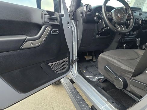 Used 2013 Jeep Wrangler Unlimited Sport image 19
