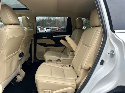 Used 2018 Toyota Highlander XLE image 14