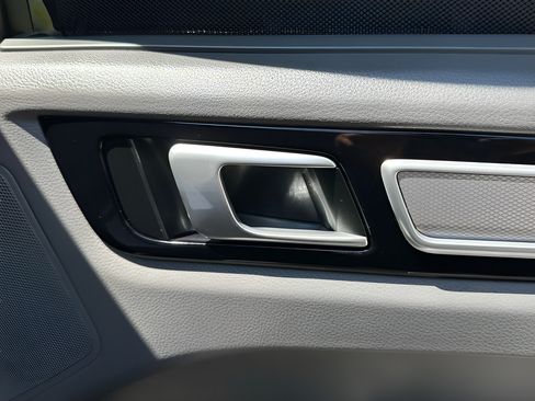 Used 2022 Porsche Cayenne E-Hybrid Coupe AWD/4WD image 41