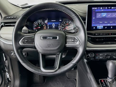 Used 2022 Jeep Compass Limited image 18