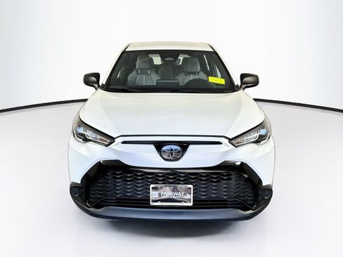 Certified 2023 Toyota Corolla Cross AWD Hybrid image 2