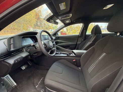 Certified 2025 Hyundai Elantra Sport image 6