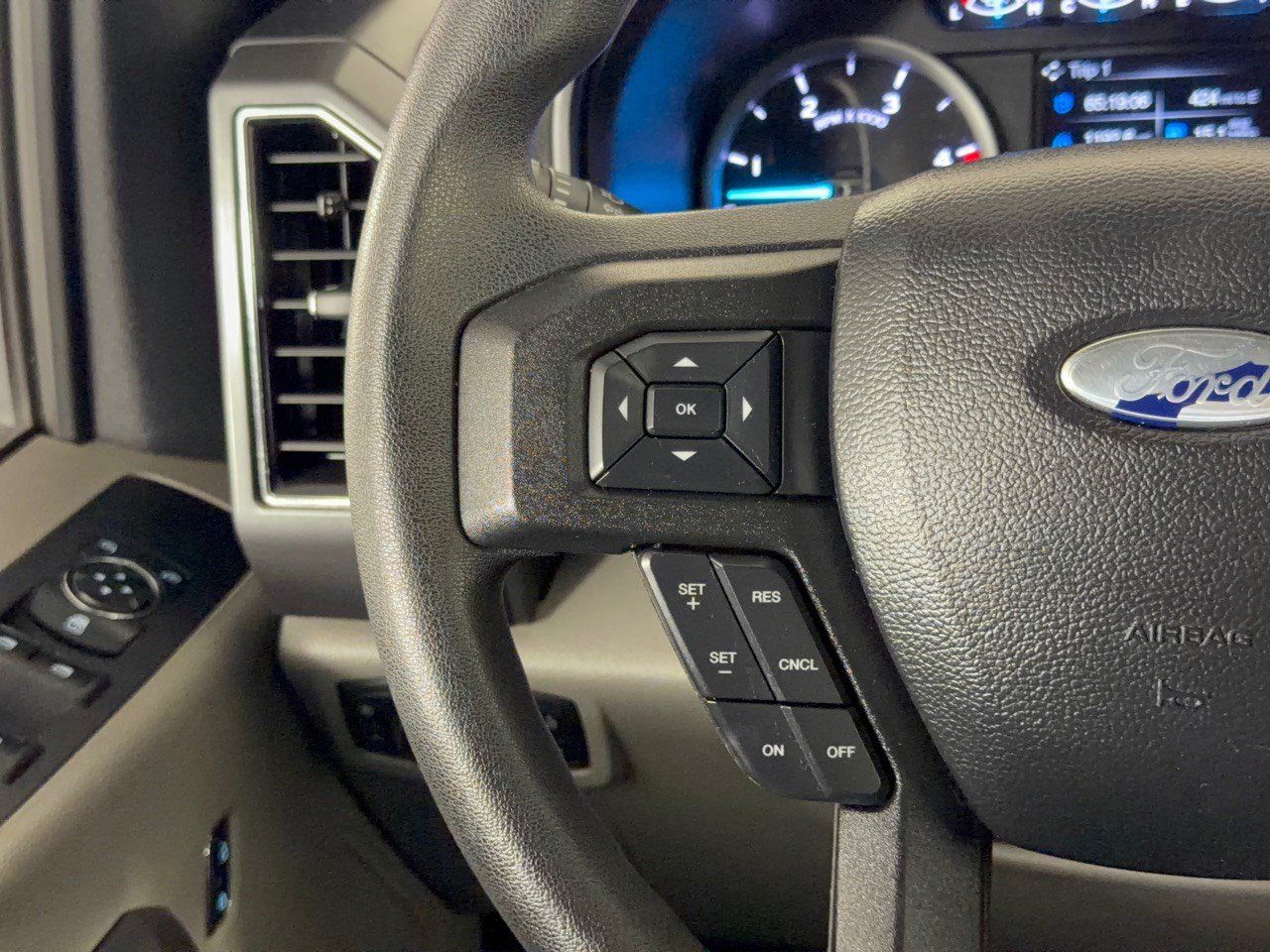 Used 2019 Ford F250 XLT w/ XLT Value Package AWD/4WD image 18