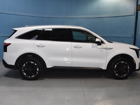 Used 2024 Kia Sorento S FWD image 24