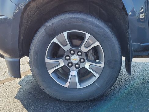 Used 2017 Chevrolet Colorado Z71 AWD/4WD image 10