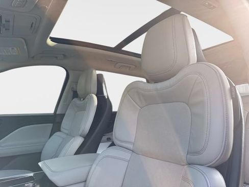 Used 2025 Lincoln Aviator Reserve w/ Equipment Group 201A AWD/4WD image 21