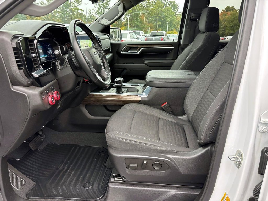 Used 2023 Chevrolet Silverado 1500 RST AWD/4WD image 12