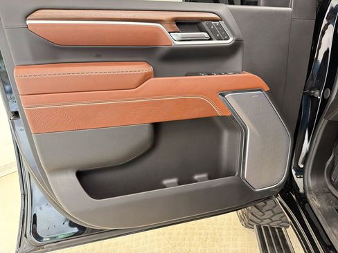 Used 2025 GMC Sierra 2500 Denali Ultimate image 22