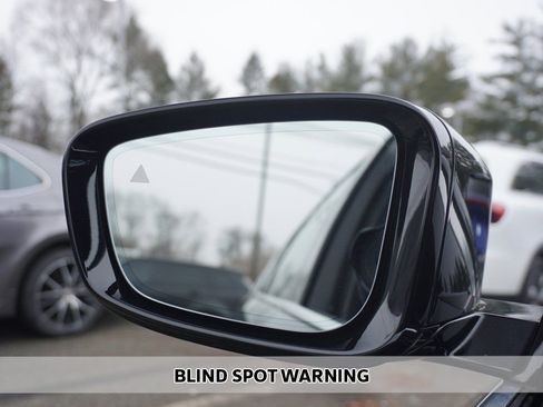 Used 2023 BMW 540i xDrive w/ Premium Package image 7