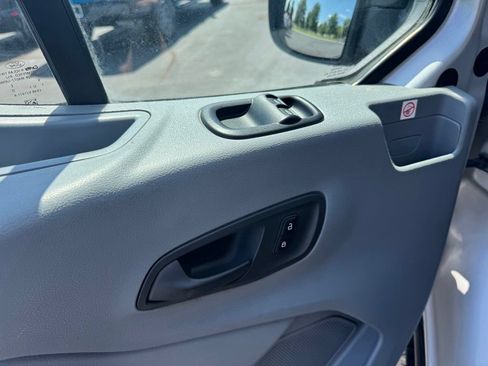 Used 2019 Ford Transit 150 148 Low Roof RWD image 3